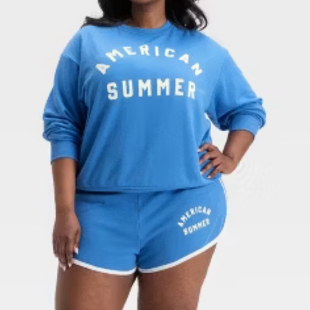 Universal Thread Women's Mid-Rise Graphic Fleece Shorts‎